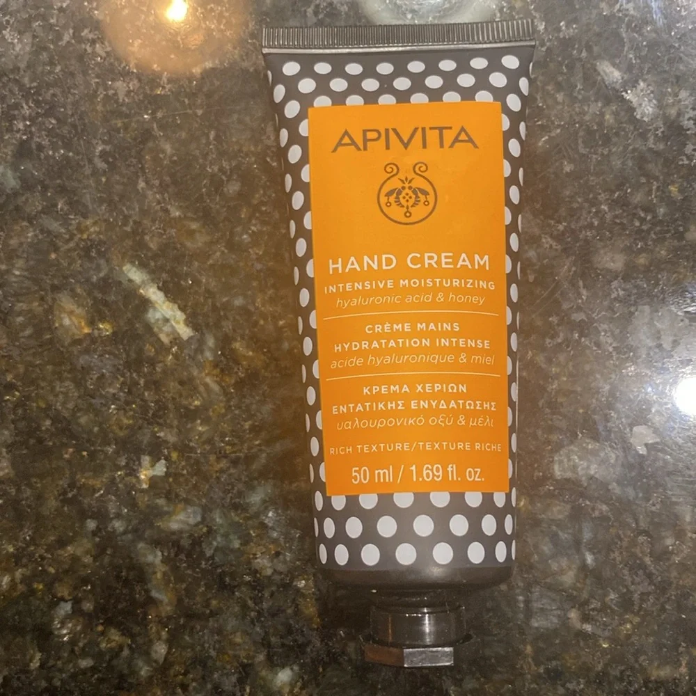 APIVITA All natural Honey soap bar and hand cream - Picture 4 of 6